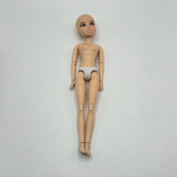 LIV Fashion Doll Nude Jointed Poseable Hayden 2009 With 3 Wigs & Brush - Picture 5 of 11